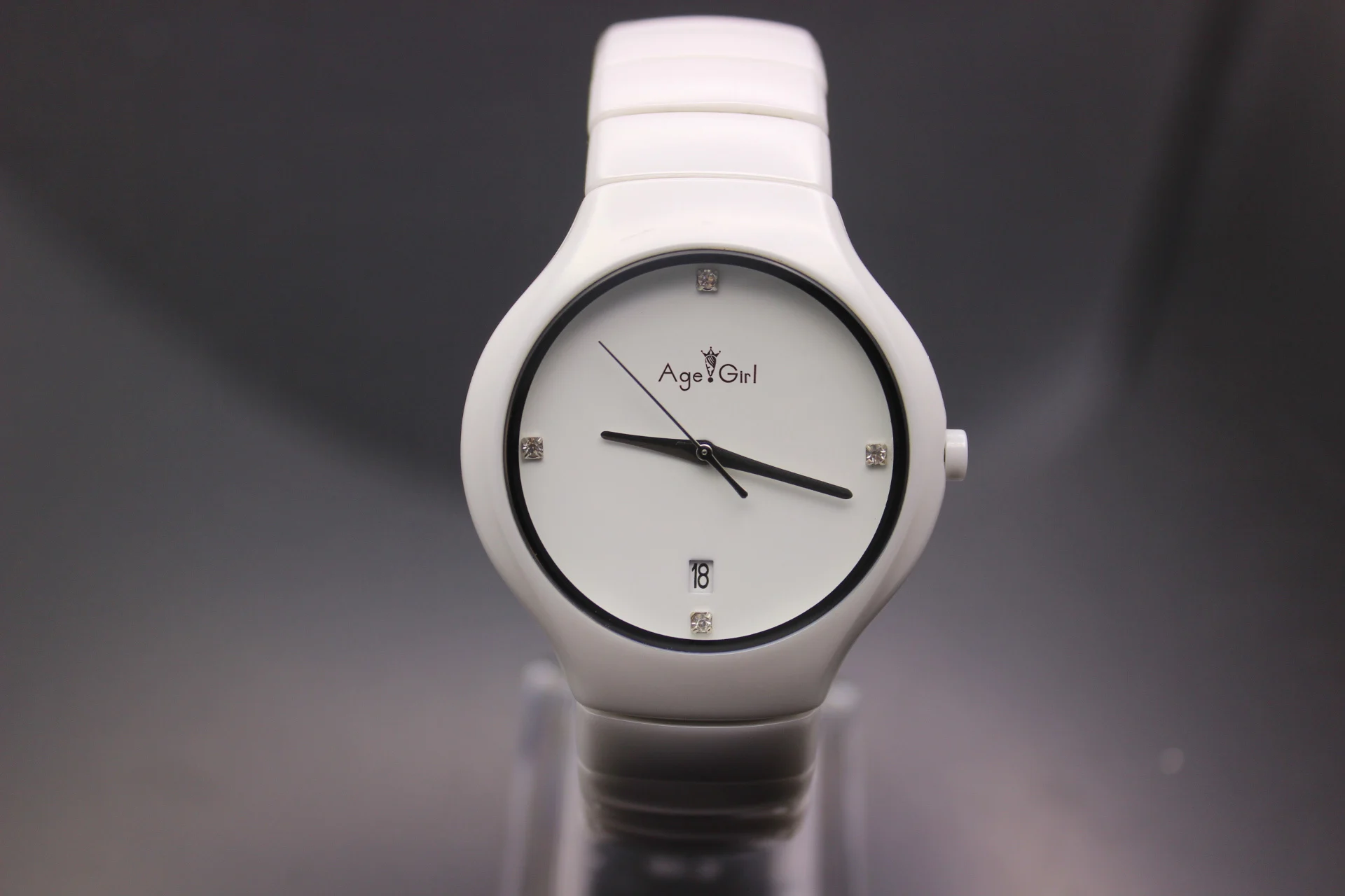 

NEW White ceramic watch high-grade fashion lovers watches businessman Wristwatches round watch black Ceramics quartz