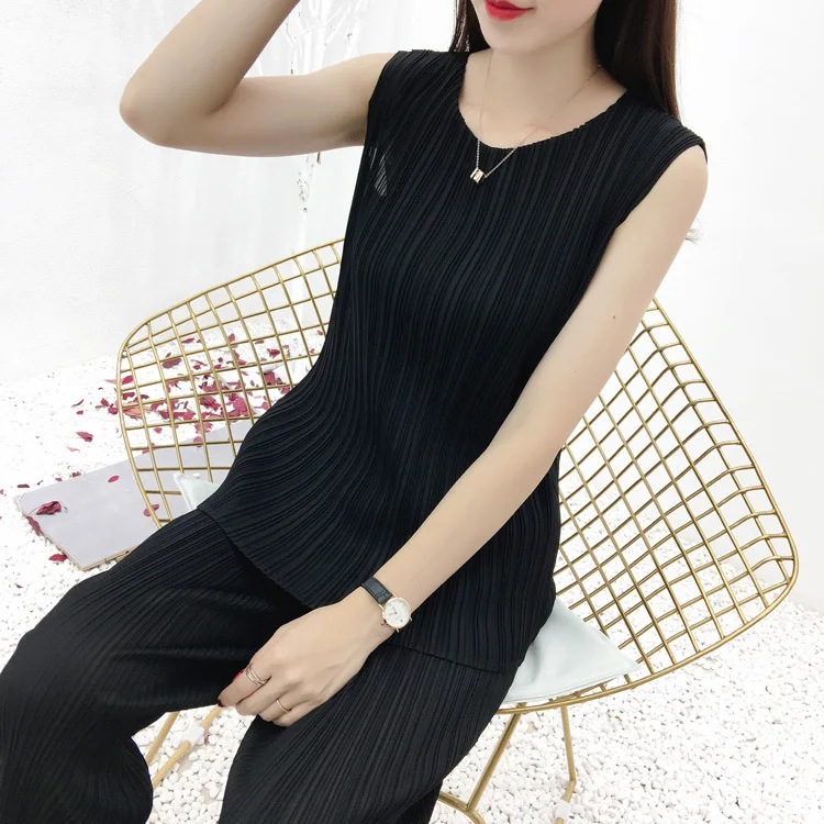 LANMREM летняя модная новая плиссированная одежда для женщин, универсальная эластичная футболка без рукавов с круглым воротником, Женская Повседневная футболка YH435 - Цвет: black
