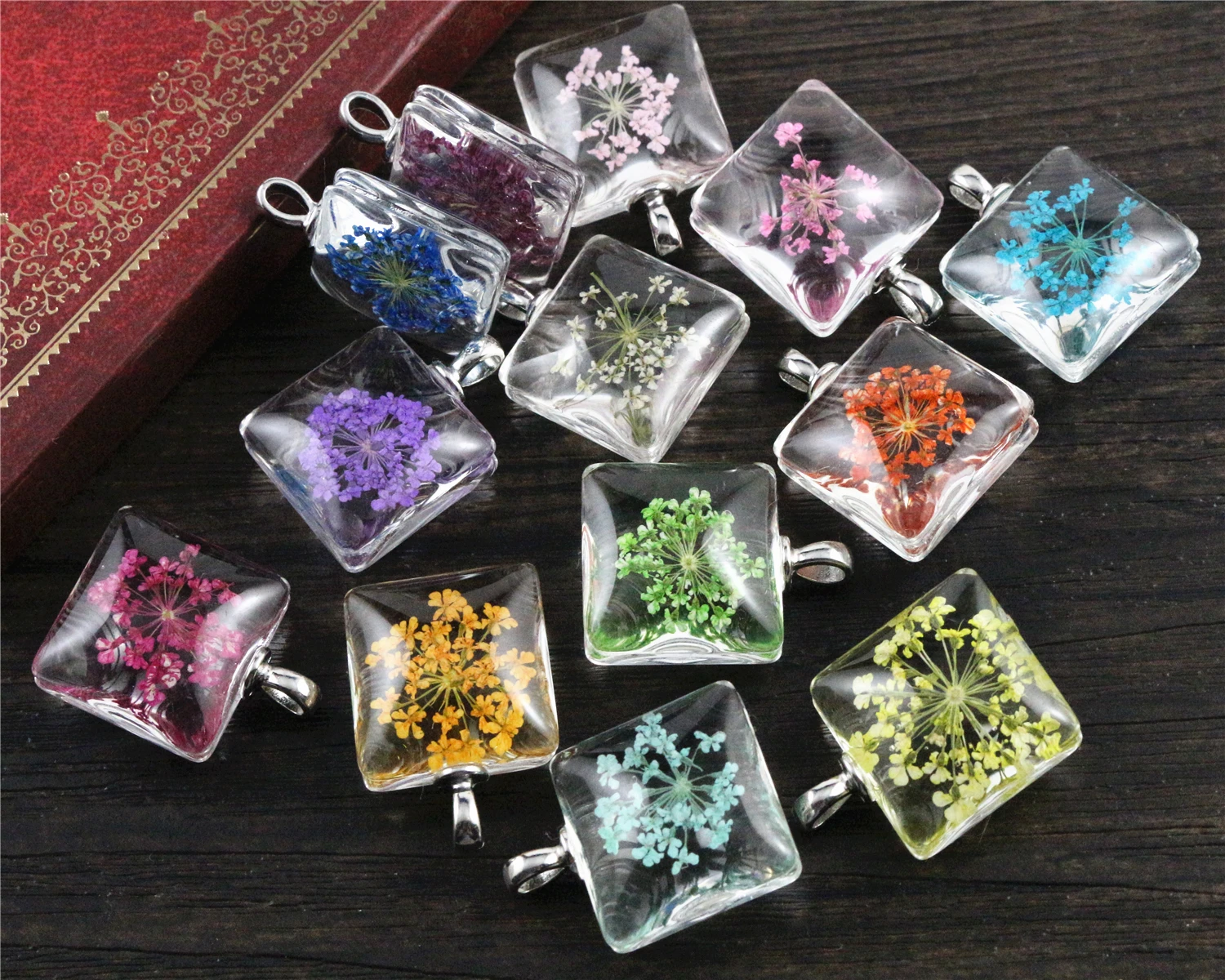 

5pcs 27x20mm Hot sale Jewelry Crystal Glass Real Dried Flower Square Necklace Pendant; Necklaces For Women -M7-16
