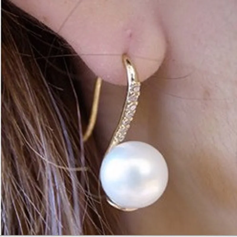 Neue Design Einfache Simulierte Perle Ohr Schmuck Gold-Farbe Ohrringe für Frauen Hohe Qualität Kristall Ohrring Kostenloser Versand