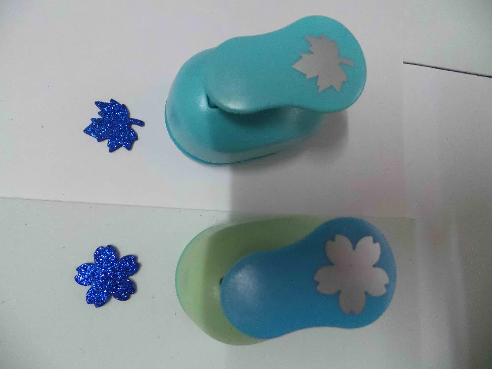 2pcs(2.5cm) maple and sakura shape craft punch set Punch Craft Scrapbooking school Paper Puncher eva hole free shipping | Канцтовары для