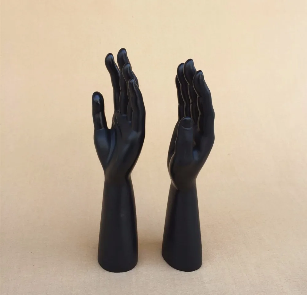 Одна пара манекен чернокожий мужчина руки человек для перчатки дисплей