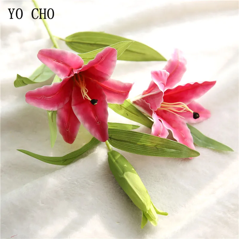 玫红色
