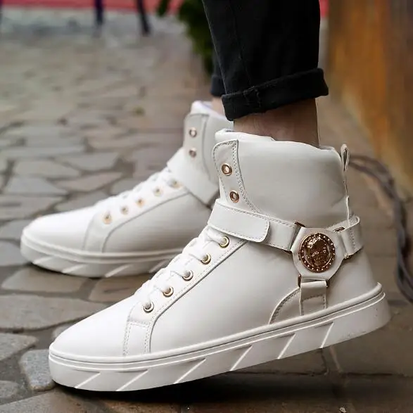 New high-top shoes student skateboard shoes youth red metal skull shoes black Martin boots