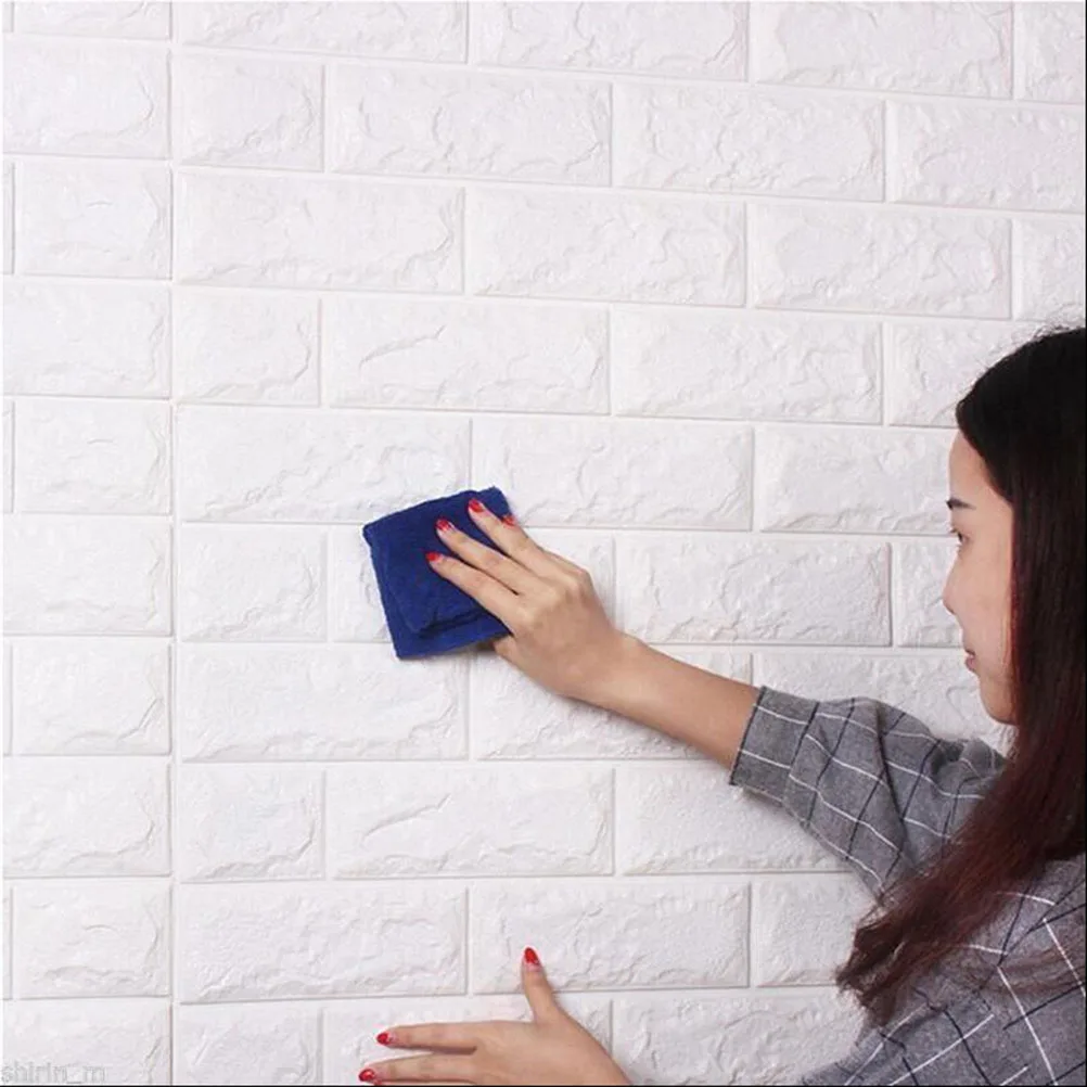 наклеить материал на стену. самоклеющаяся плитка для стен. как снять самоклеющиеся панели со стены. самоклеящиеся плиты на стену. демонтаж самоклеющихся обоев.