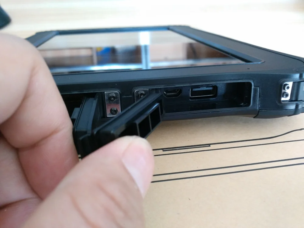 EM-I12 Rugged Tablet (48)
