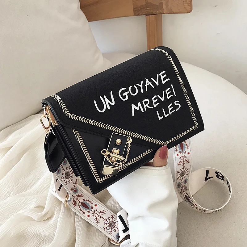 

Small bag 2019 summer new Korean version of the ladies casual fashion small square bag letters wild Messenger bag tide