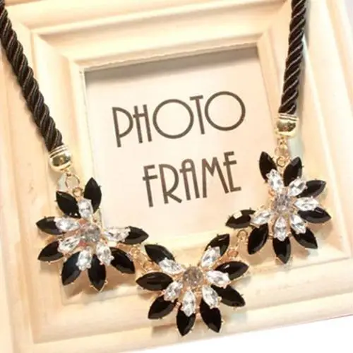 

Woman Crystal Rhinestone Weave Flower Decoration Bib Chocker Necklace Short Style Jewelry Charms gold Wedding Rope Necklace Coll