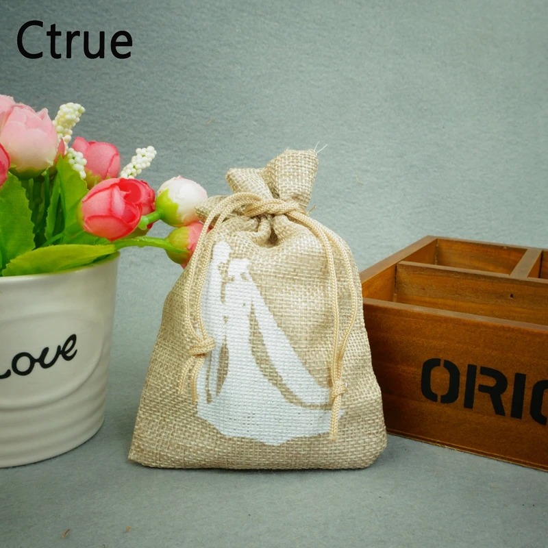 

50pcs/lot 9*13CM Lovers Burlap Favor Bags Vintage Rustic Wedding Candy Bags Linen Gifts Pouch Bag wedding souvenirs for guests