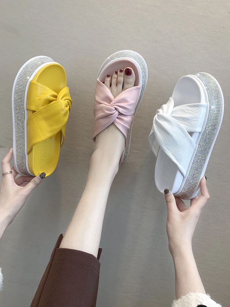 

New Casual Slippers Women Summer Sandals Indoor Outdoor Flip-flops Beach Shoes Female Shoes Flat Soft Bottom Casual Ladies Shoes