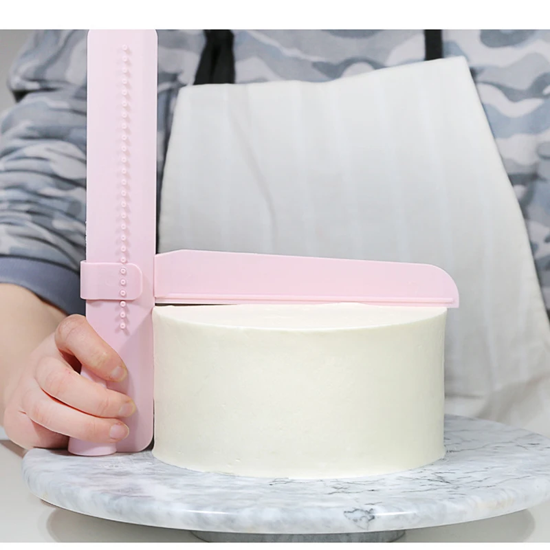 

1pcs Adjustable height scraper baking DIY tools turn over sugar cake flattener food-grade plastic