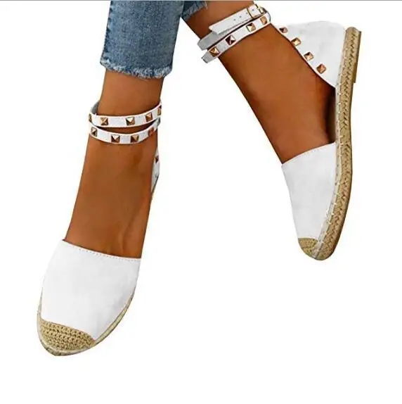 

2019 explosion models thick-soled women's sandals summer side rivets large size sandals Europe and America ladies sandals A084