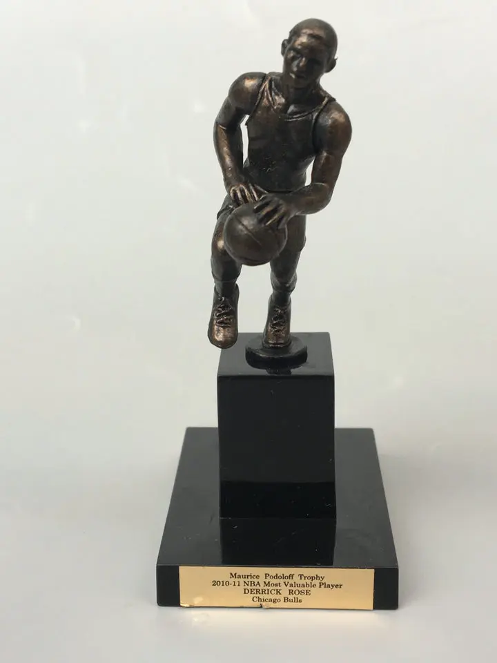 البضائع القديمة الأصلي المرآب كيت 10 سنتيمتر كرة السلة لاعب D روز MVP الكأس كوب نحاسي الشكل العمل النادرة نموذج فضفاض لعبة