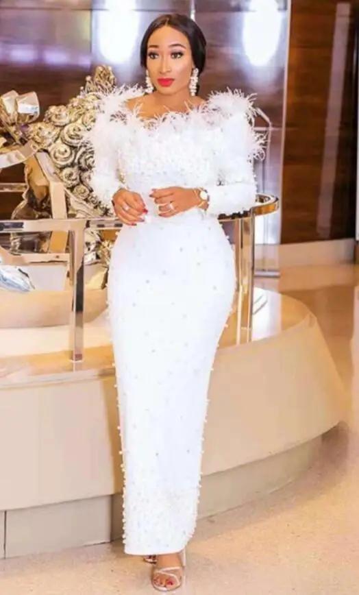 ^Cheap Vrouwen Luxe Sexy Off Schouder Kralen Veer Witte Lange Bandage Jurk 2019 Designer Fashion Party Jurk Vestido ^Cheap Vrouwen Luxe Sexy Off Schouder Kralen Veer Witte Lange Bandage Jurk 2019 Designer Fashion Party Jurk Vestido