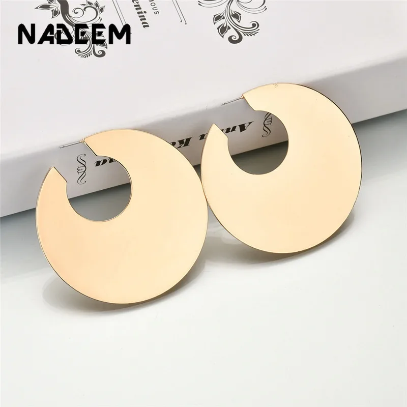 

New Fashion Punk Design Lady Big Hoop Earrings Gold Zinc Alloy Round Circle Pendant Long Earrings For Women Statement Jewelry
