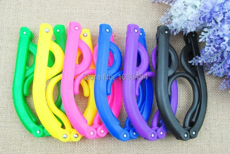 compact clothes hangers