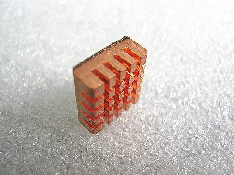 Радиатор для видеопамяти из чистой меди 14(L)X12(W)X5.5(H) с клейким креплением