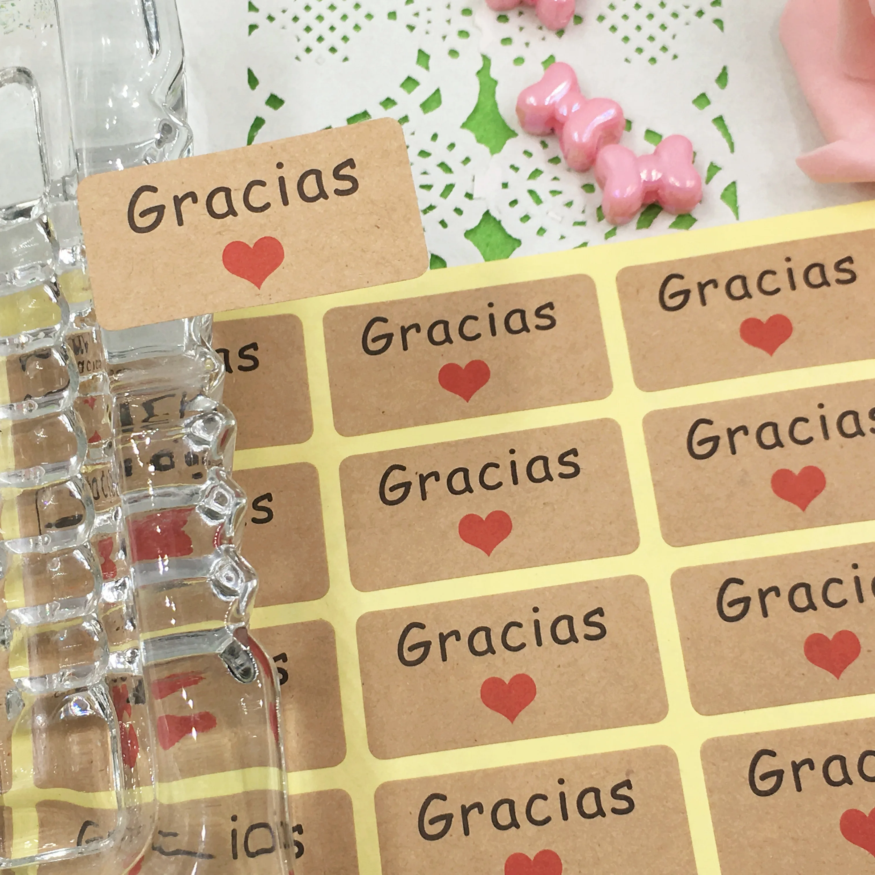 

600pcs Rectangle Shape Spanish Gracias Kraft Paper Stickers Handmade Gift Product Packaging Self Adhesive Stickers Labels
