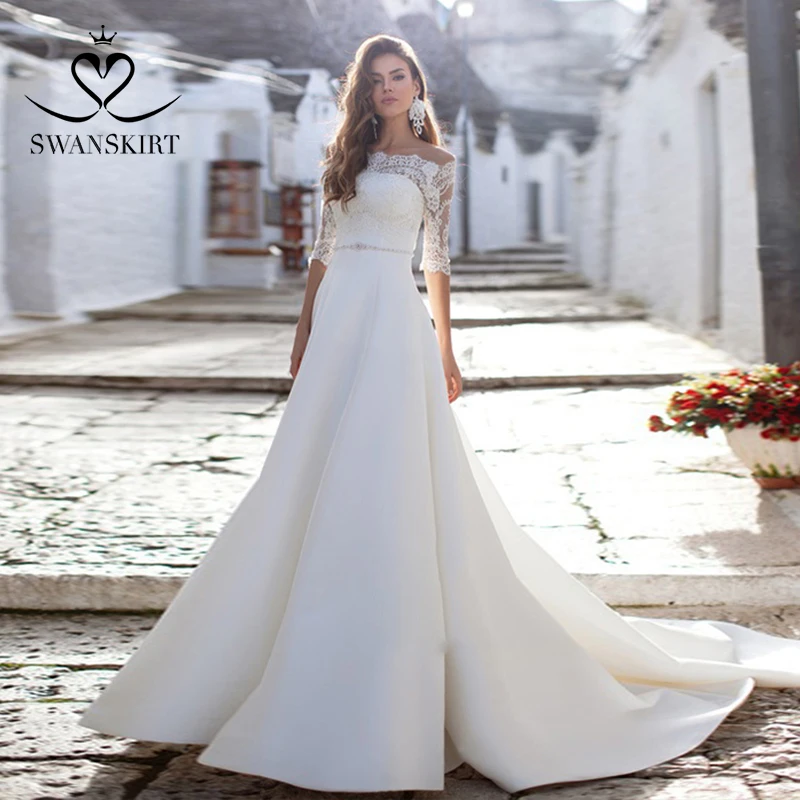 

Swanskirt Elegant Appliques Beaded Wedding Dresses 2020 Vintage Half Sleeve Princess Bridal Gown Vestido de Noiva Plus Size K137