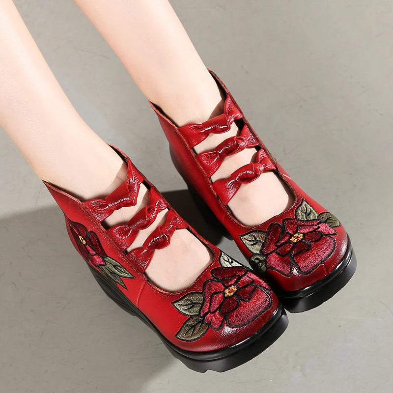 SONDR/женские туфли на танкетке из натуральной кожи с вышивкой zapatos de mujer черные в