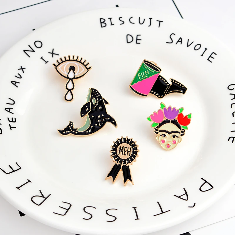 

Frieda whale shark film MEH Tears eye Enamel Brooch Denim clothes Pin Button Badge Cartoon Jewelry Gift for women girl