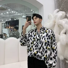 Стиль колледжа Леопард уникальный дизайн рубашки мужские повседневные свободные фонари рукавом личности Рубашки комбинированной вязки сценические костюмы