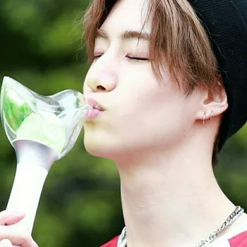 

2018 got7 Newest LED Ver.2 Stick Lamp KPOP Concert Lamp Hiphop Lightstick Light-Up Toys Kid gift Fans Collection Decoration