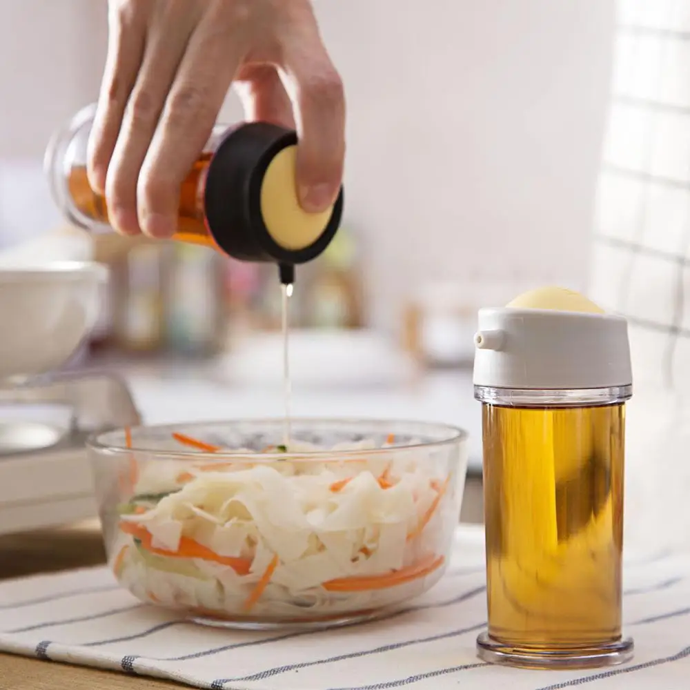 

120ML Silicone Leakproof Small Oil Can Vinegar Pot Seasoning Bottles Kitchen Seasoning Tank Lecythus Soy Sauce Dispensing Bottle