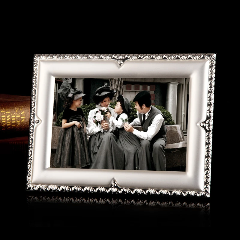 

Europe Creative Metal photo frame Multiple sizes table top photo frame love picture frame Frame ornament wedding Home decoration