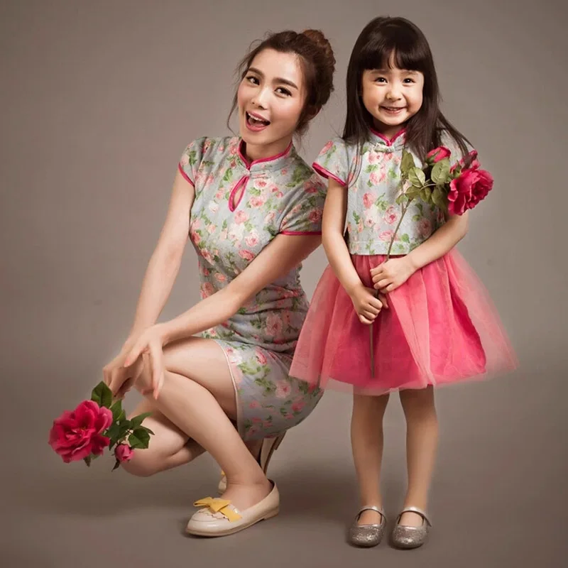 Семья стиль соответствия мать и дочь платья китайский стиль печать хлопок Cheongsam с коротким рукавом платье мама и дочь