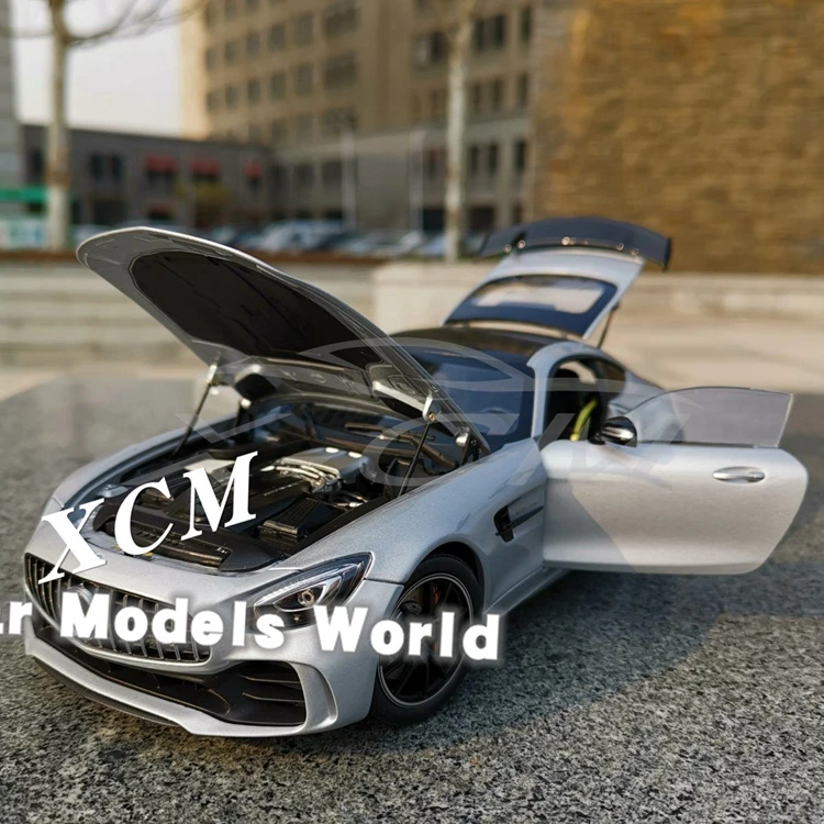Литая модель автомобиля для почти реального AMG GT R 1:18(серебро)+ маленький подарок
