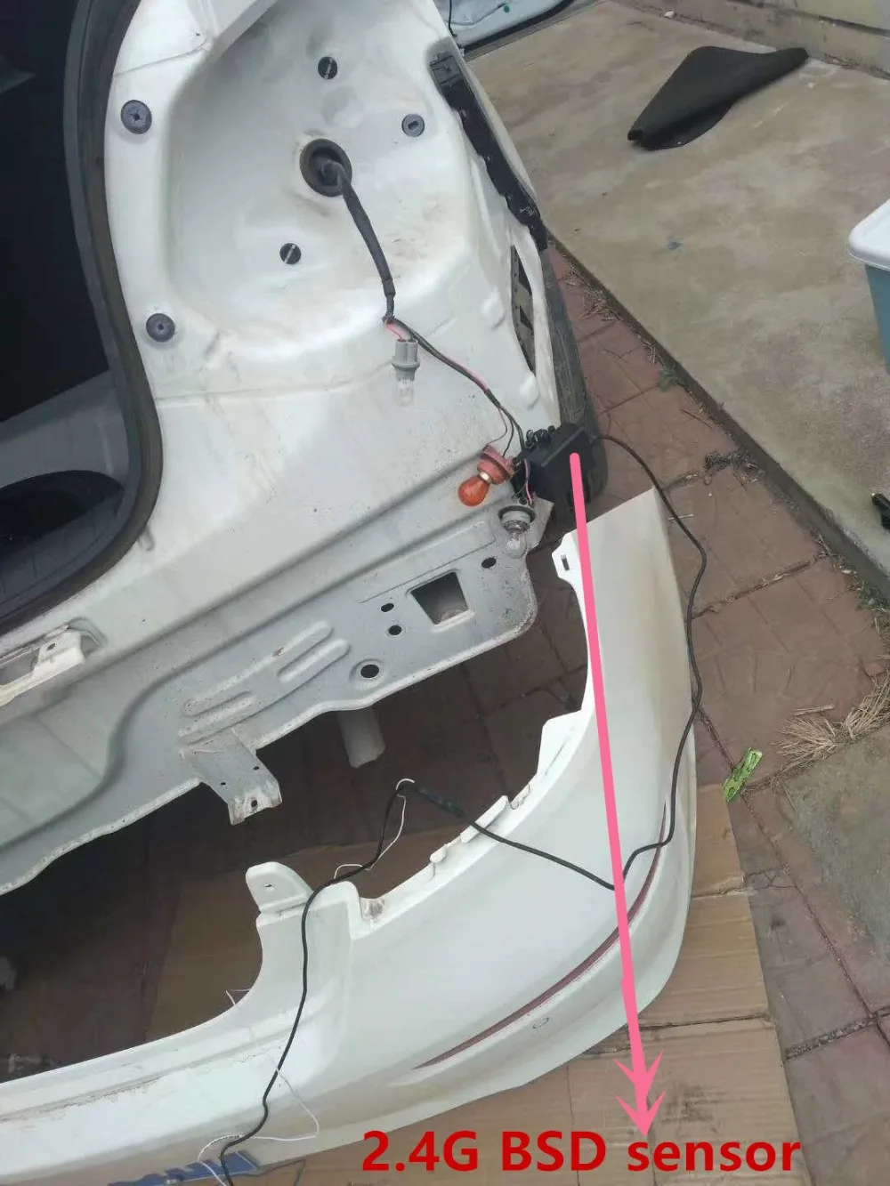 MIRROR BLIND SPOT DETECTION WITH DVR  (5)