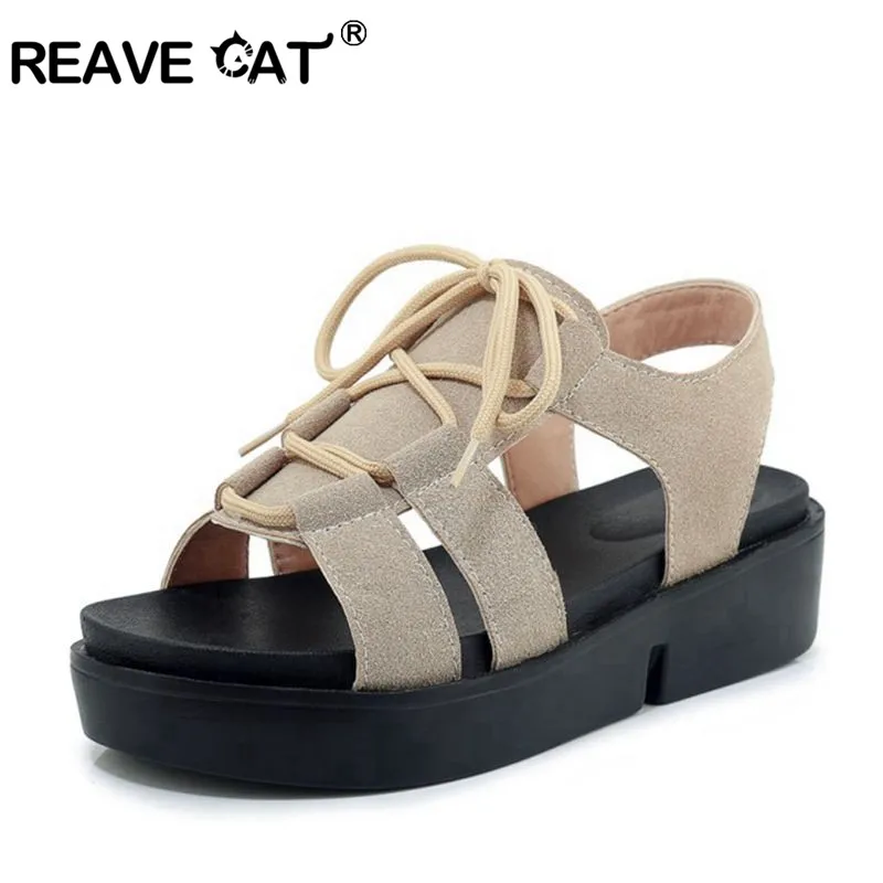 Женские босоножки на плоской подошве REAVE CAT Летние повседневные сандалии