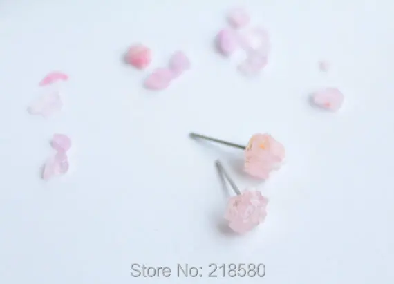 

SER-006 Raw Rose Pink Quartz Crystal Stud Earrings