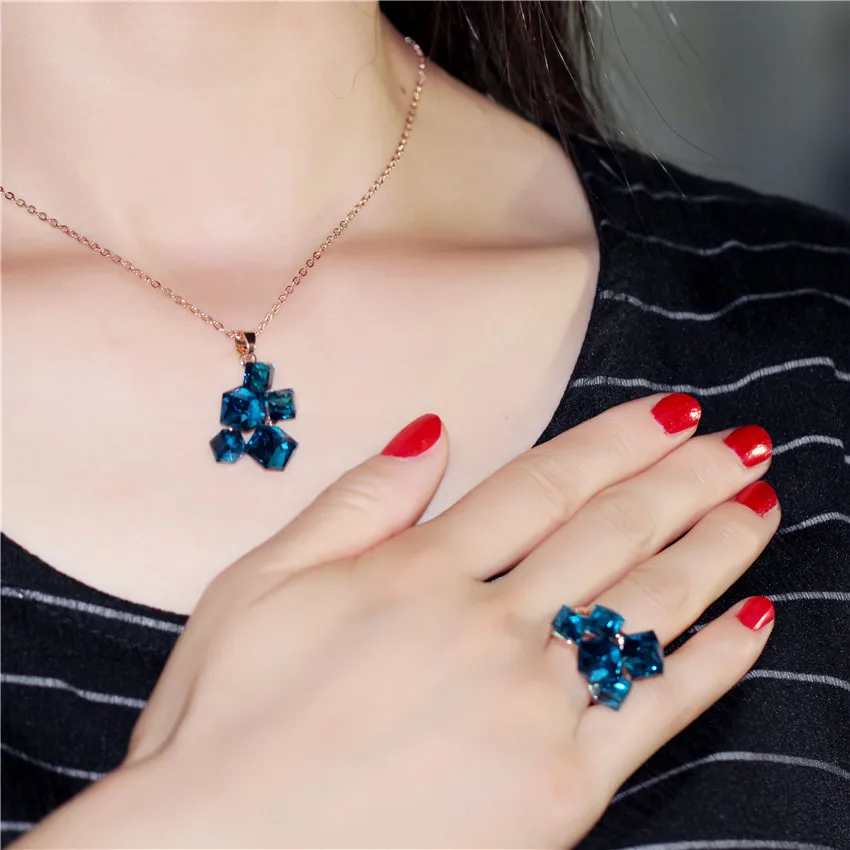 Uloveido Ladies Crystal Engagement Cocktail Ring Large for Women Zircon with Blue Stones Rhinestones Jewellery Girl Gifts GR123