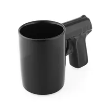 Nueva Moda Negro Fresco Creativo Único Pistola Mango Potable Taza de Té Tazas De Café De Cerámica de Regalo Hogar