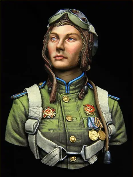 

1/10 Assembly Resin Bust Kit Soviet Pilot
