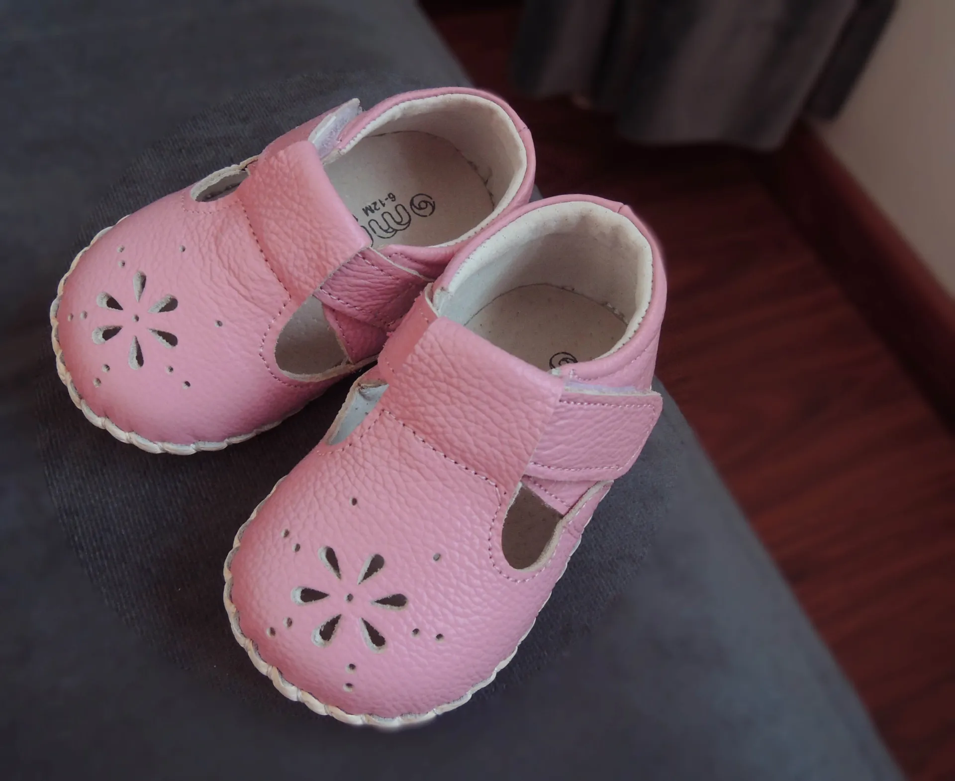 Новинка; детские сандалии на мягкой подошве; Нескользящие Детские сабо из натуральной кожи; летняя обувь для маленьких девочек - Цвет: new  pink
