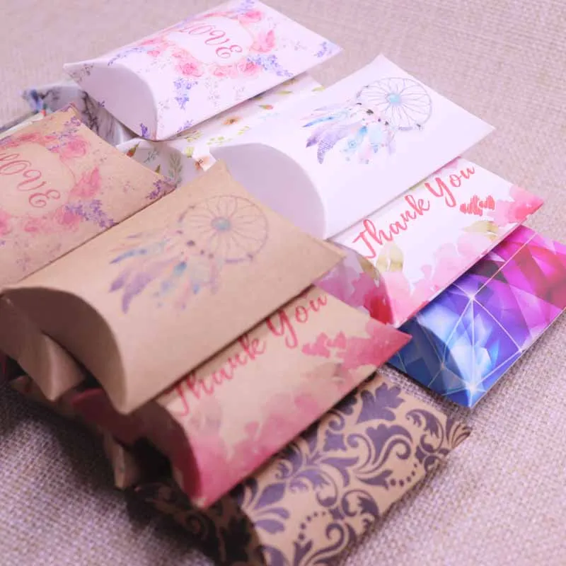 

2019 New paper gift box candy favor packing pillow box brown/ White color gift packing & display box 80x55x20mm Mult Designs