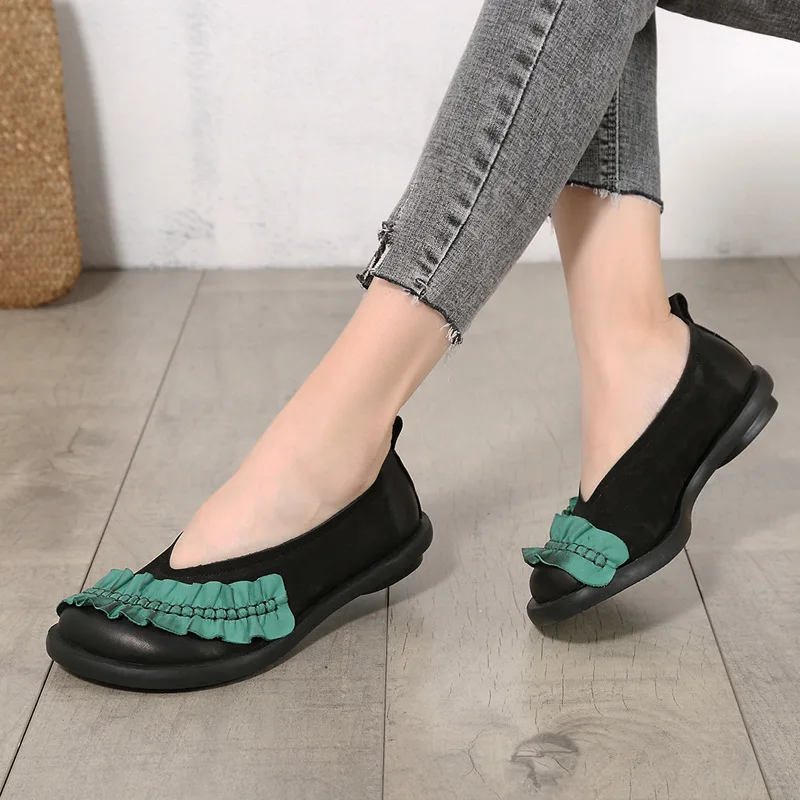 

Women Leather Flats Slip On Black Low Heels Shoes Retro Spring 2019 Embroidery Handmade Genuine Leather Women Loafers Lazy Shoes