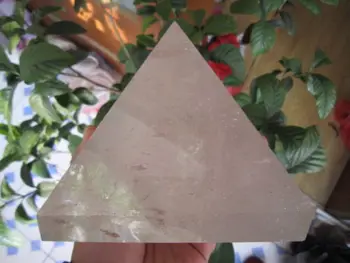 

980g NATURAL CLEAR QUARTZ CRYSTAL PYRAMID