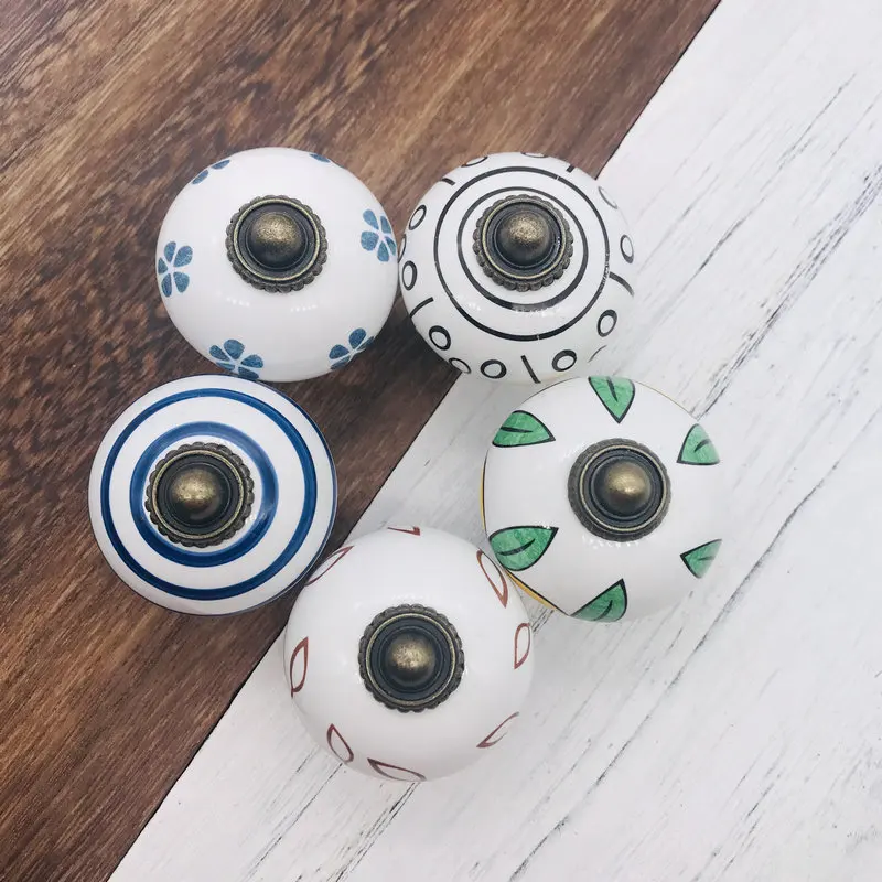 1pcs White and Dotted Blue Design Ceramic Knobs Drawer Pulls 40mm Round Cabinet Handles with Chrome Hardware | Обустройство дома