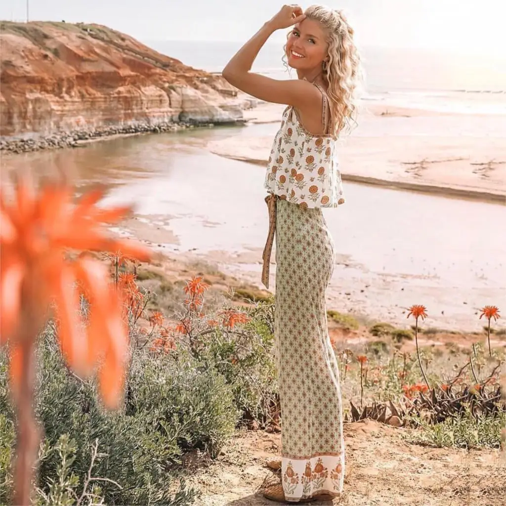 Цветочные шикарные женские Топы Boho без рукавов с v-образным вырезом и открытой спиной, сексуальные топы, летняя одежда для девушек, винтажный богемный топ на бретелях с принтом
