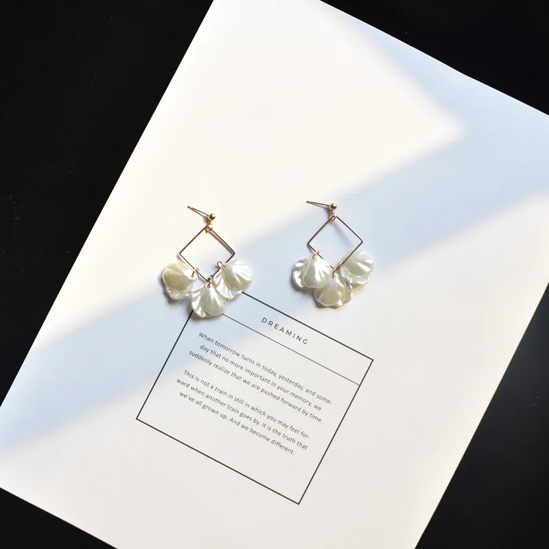 

2019 Fashion Handmade Hollow Geometry Square Acrylic Petal Long Dangle Earrings Big Drop Earrings for Women Jewelry