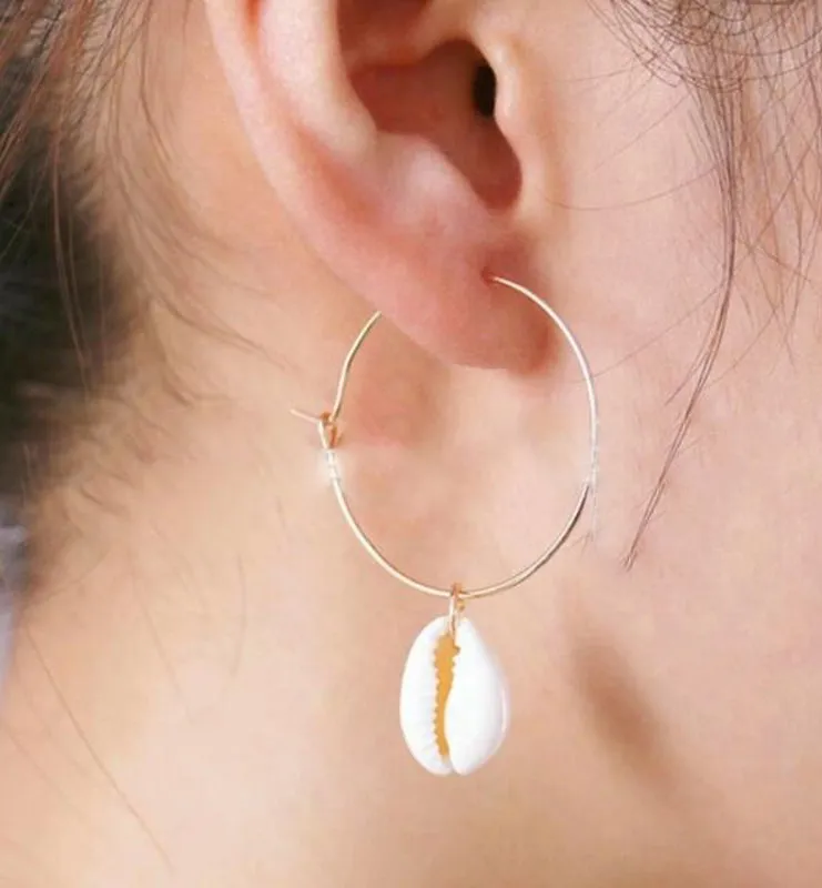 

2019 Simple Minimalist Golden Round with Shell Dangle Drop Circle Earrings Nature Shell Charm Round Hoop Earrings for Women
