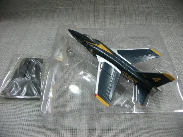 

1:72 Falco F11F-1 tiger fighter Blue Angel flight performance team 4 aircraft model Alloy collection model