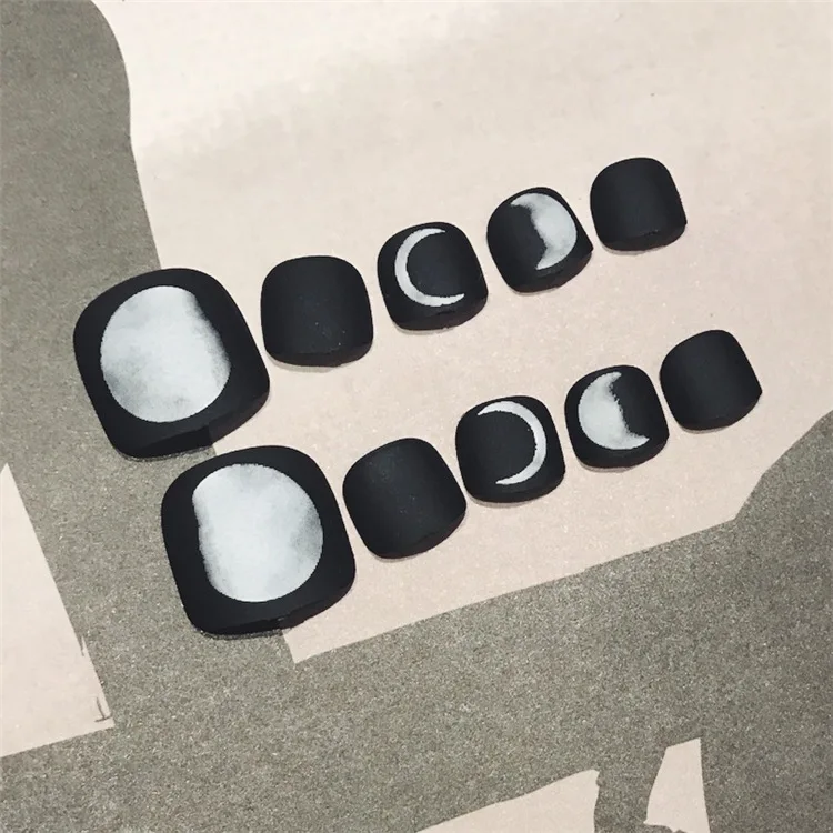 

24pcs Black White Matte Moon Finished False Nails Lunar eclipse Design Full Short Fake Nail Tips Toe Feet Patch Manicure Tools