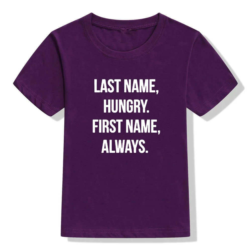 Забавная детская футболка фамилия Голодные First Name всегда письма печатаются Мода Для мальчиков ясельного возраста для девочек короткий рукав Повседневное футболка Топы