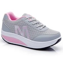 Обувь для фитнеса; Женские спортивные туфли на танкетке; дышащие сетчатые тренажеры на шнуровке; обувь для начинающих