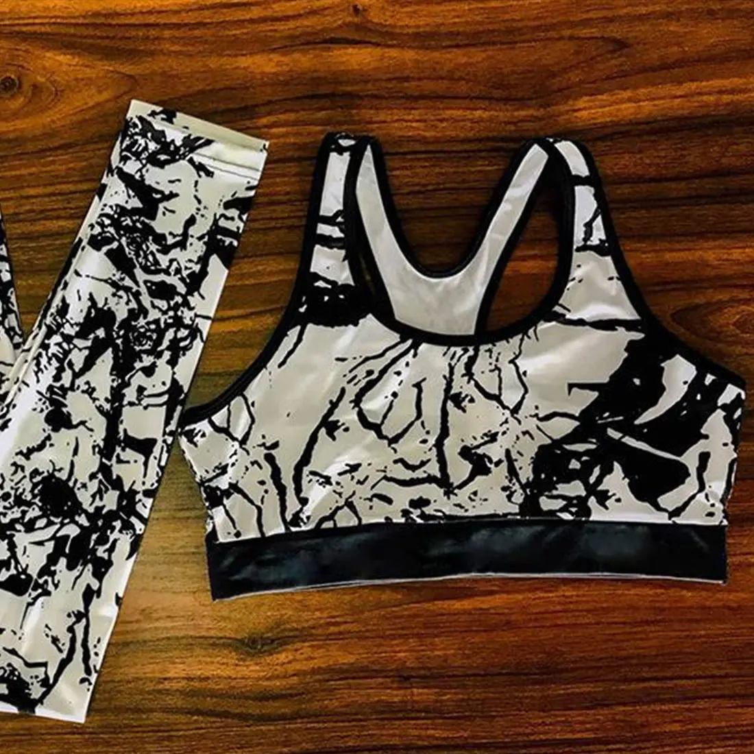 Goede 2018 Hot Vrouwen Yoga Set Splice Running Set Sportbeha + Leggings Bloemen Gedrukt Sport Pak Vintage Fitness Gym Kleding trainingspak